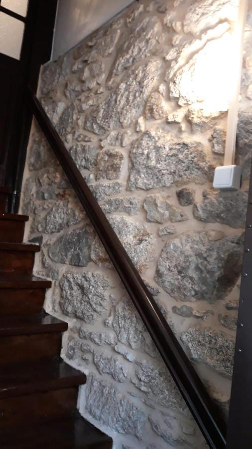 Piso Centrico Amplio, Luminoso, En Casa De Piedra Apartman Guitiriz Kültér fotó