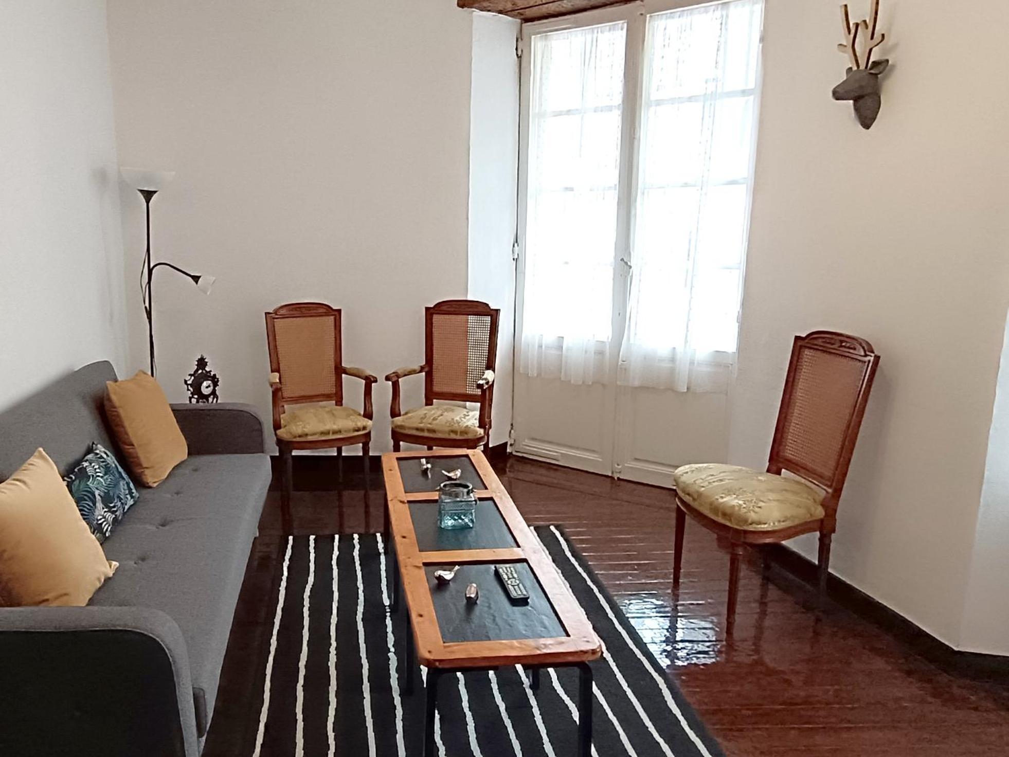 Piso Centrico Amplio, Luminoso, En Casa De Piedra Apartman Guitiriz Kültér fotó